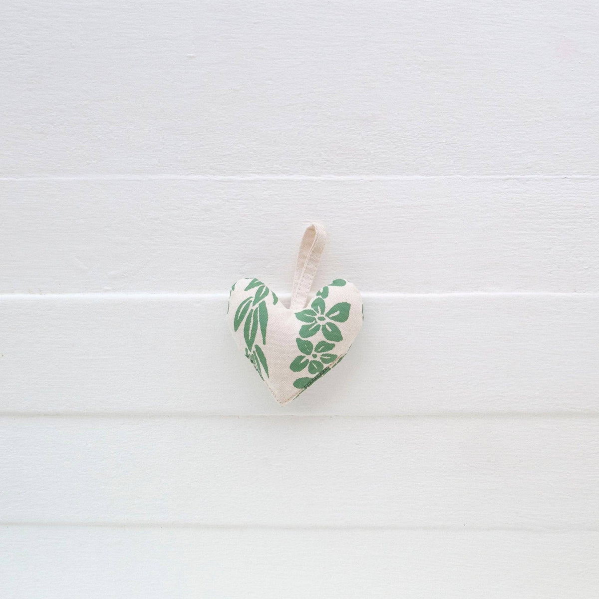 Handprinted Holiday Heart Ornament - Salusalu Print